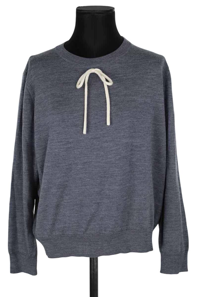 Pulls The Tiny Big Sister Gris