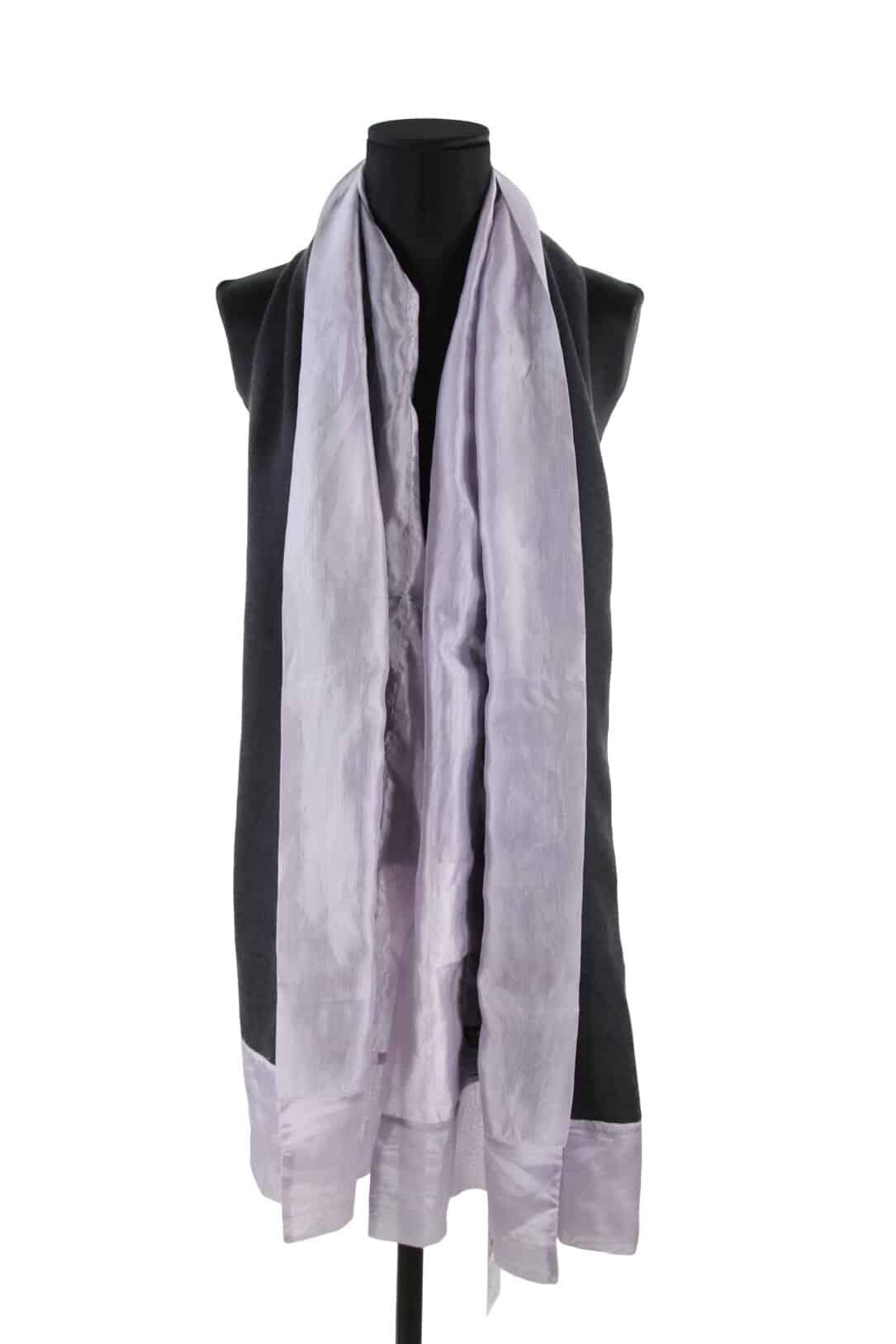 Chemisier broderie anglaise, smocks et col volanté, vert amande