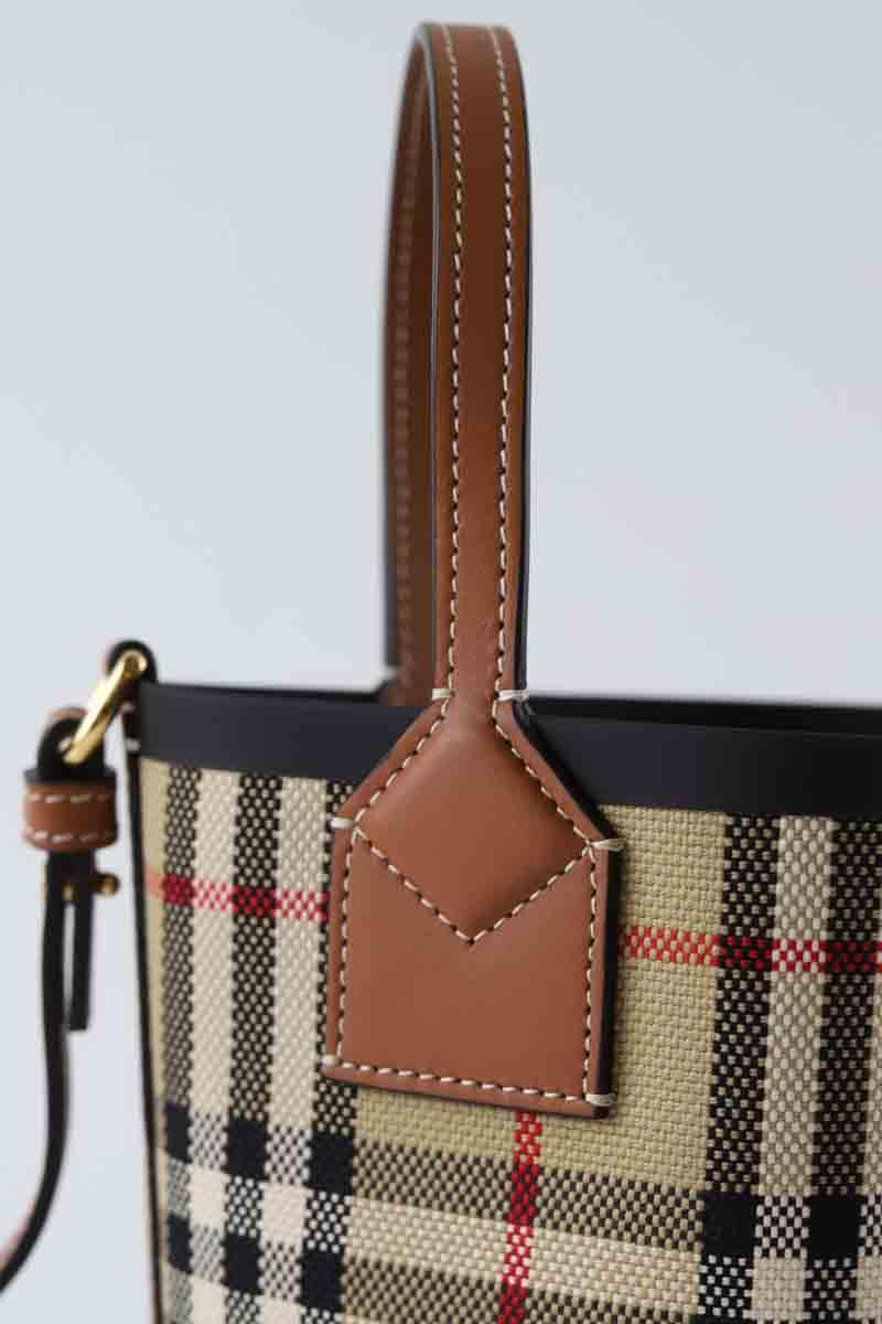 Sacs à bandoulière Burberry  Beige