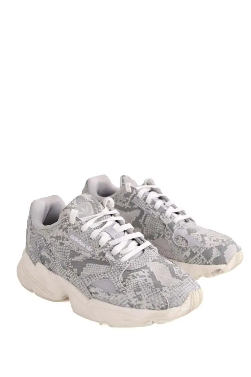 Baskets Adidas Falcon Gris en Tissu