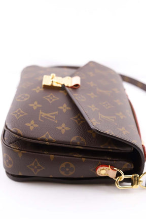 Pochette Louis Vuitton Metis Marron