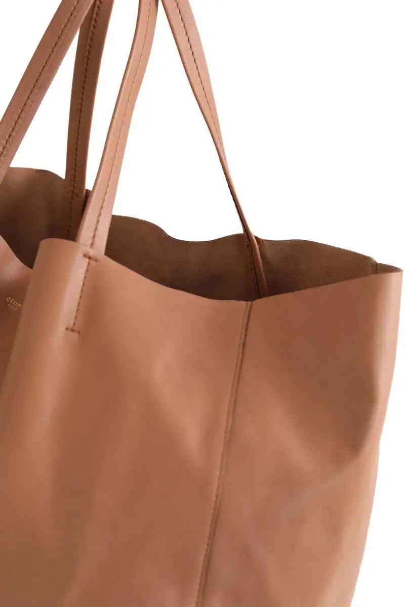 Cabas Celine Cube medium veau souple Camel en Cuir