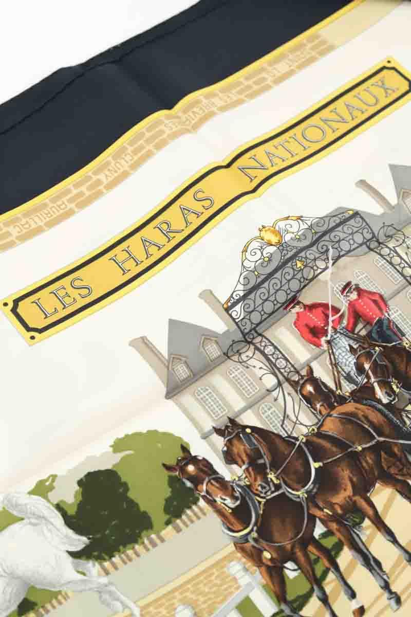 Carrés Hermès  Beige