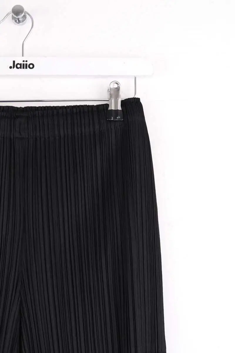 Pantalon droit Pleats Please Noir en Synthétique