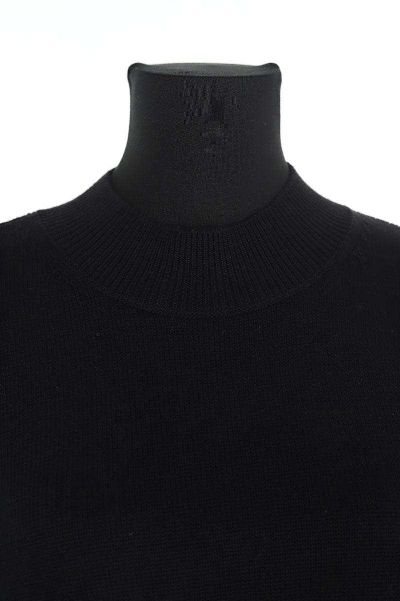 Pulls Closed  Noir