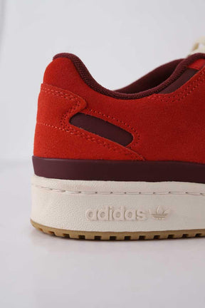 Baskets Adidas  Rouge