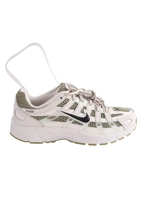 Baskets Nike P-6000 Blanc en Tissu, taille 36 - Seconde Main