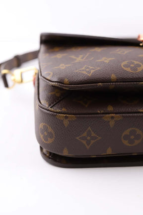 Pochette Louis Vuitton Metis Marron