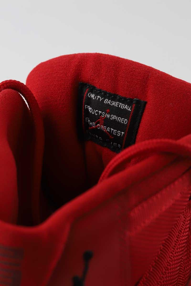 Baskets Nike Air Jordan 11 Rouge