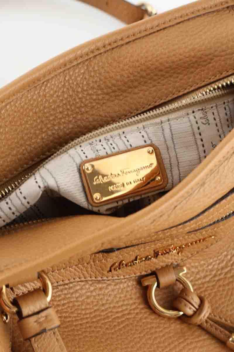 Sacs porté épaule Salvatore Ferragamo  Camel