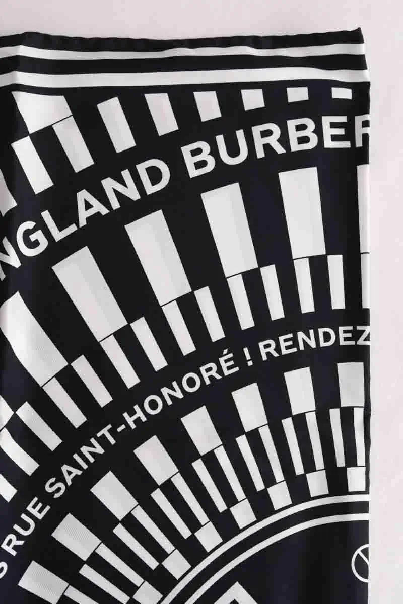 Carré Burberry Noir en Soie