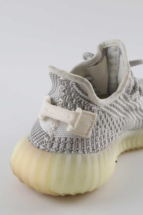Baskets Yeezy Boost 350 V2 Gris