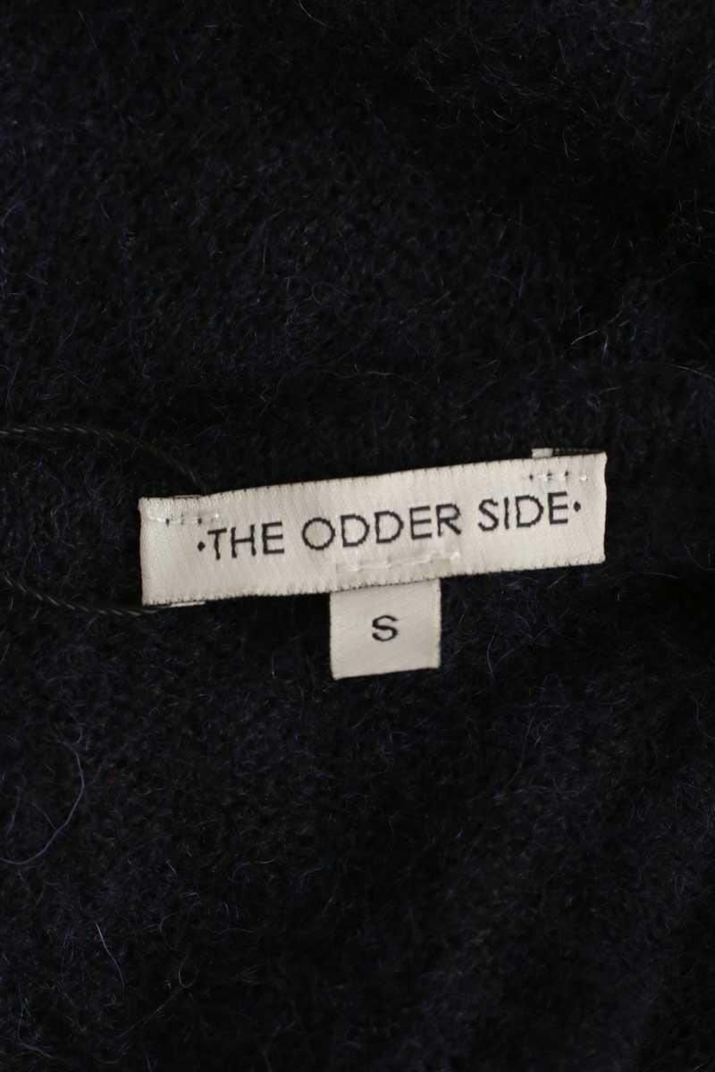 Pulls The Odder Side  Bleu