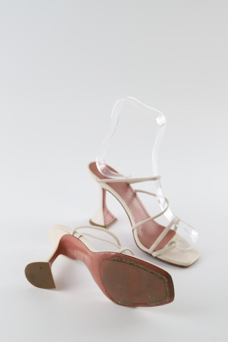 Talons Amina Muaddi  Ecru