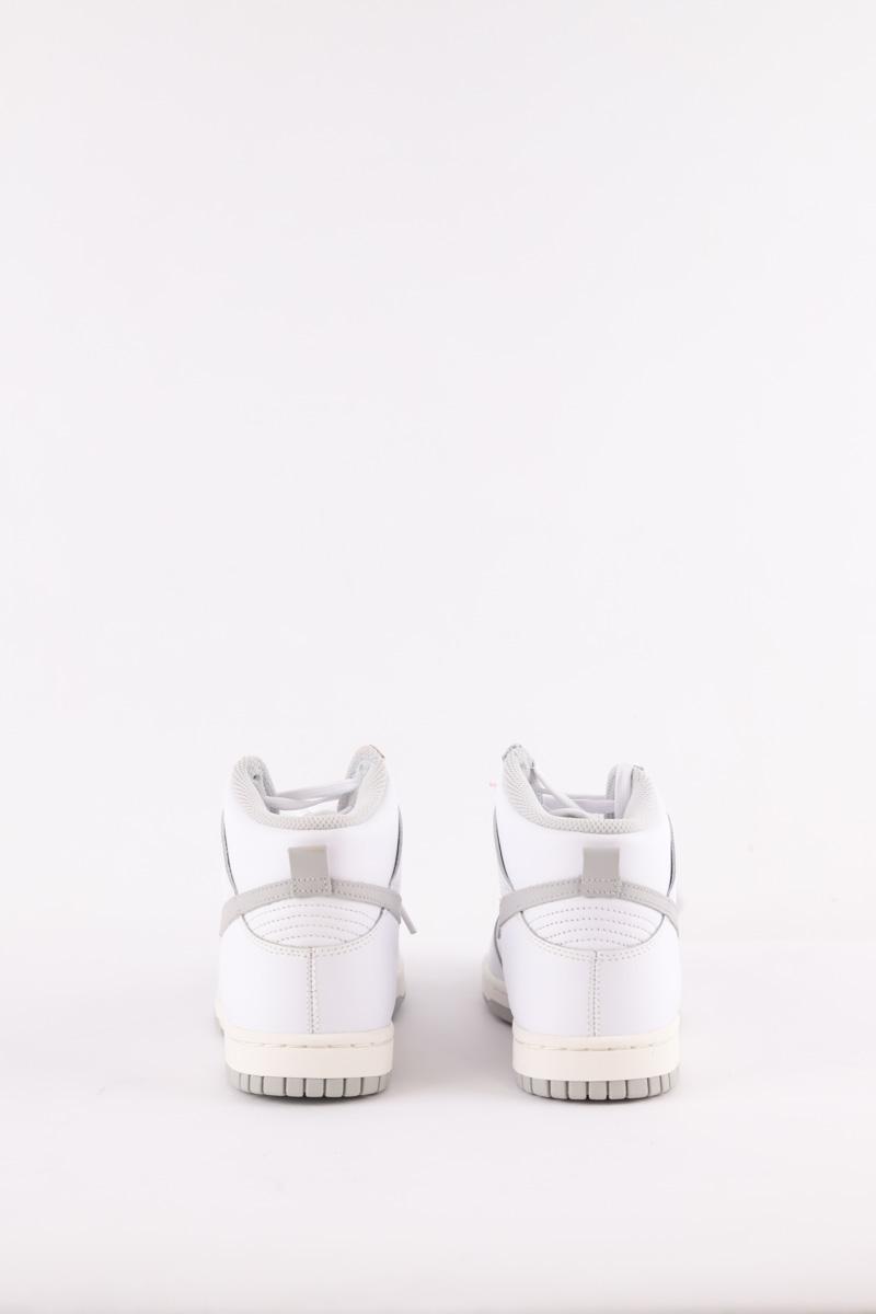Baskets Nike  Blanc