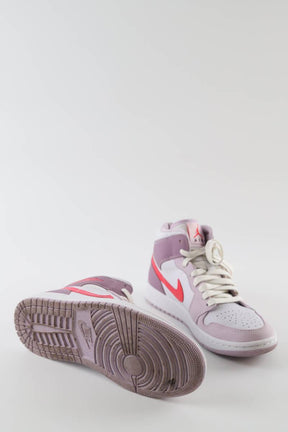 Baskets Nike Air Jordan 1 Violet