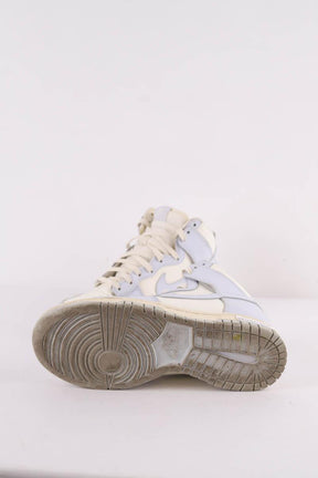 Baskets Nike  Beige