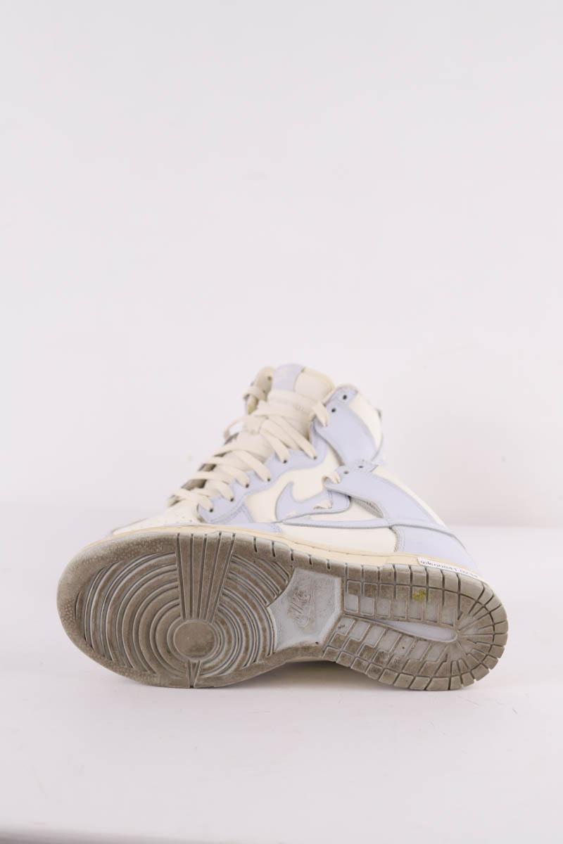 Baskets Nike  Beige