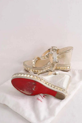 Talons Christian Louboutin Doré en Cuir