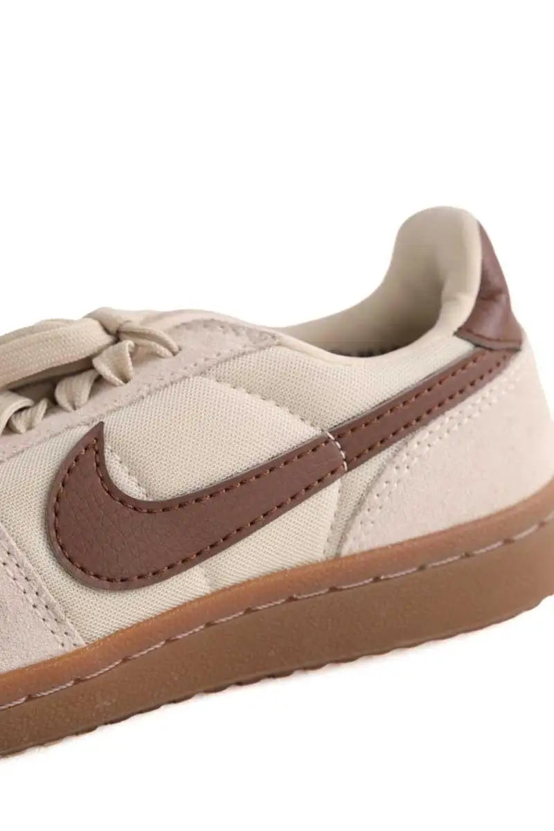 Baskets Nike Beige en Tissu
