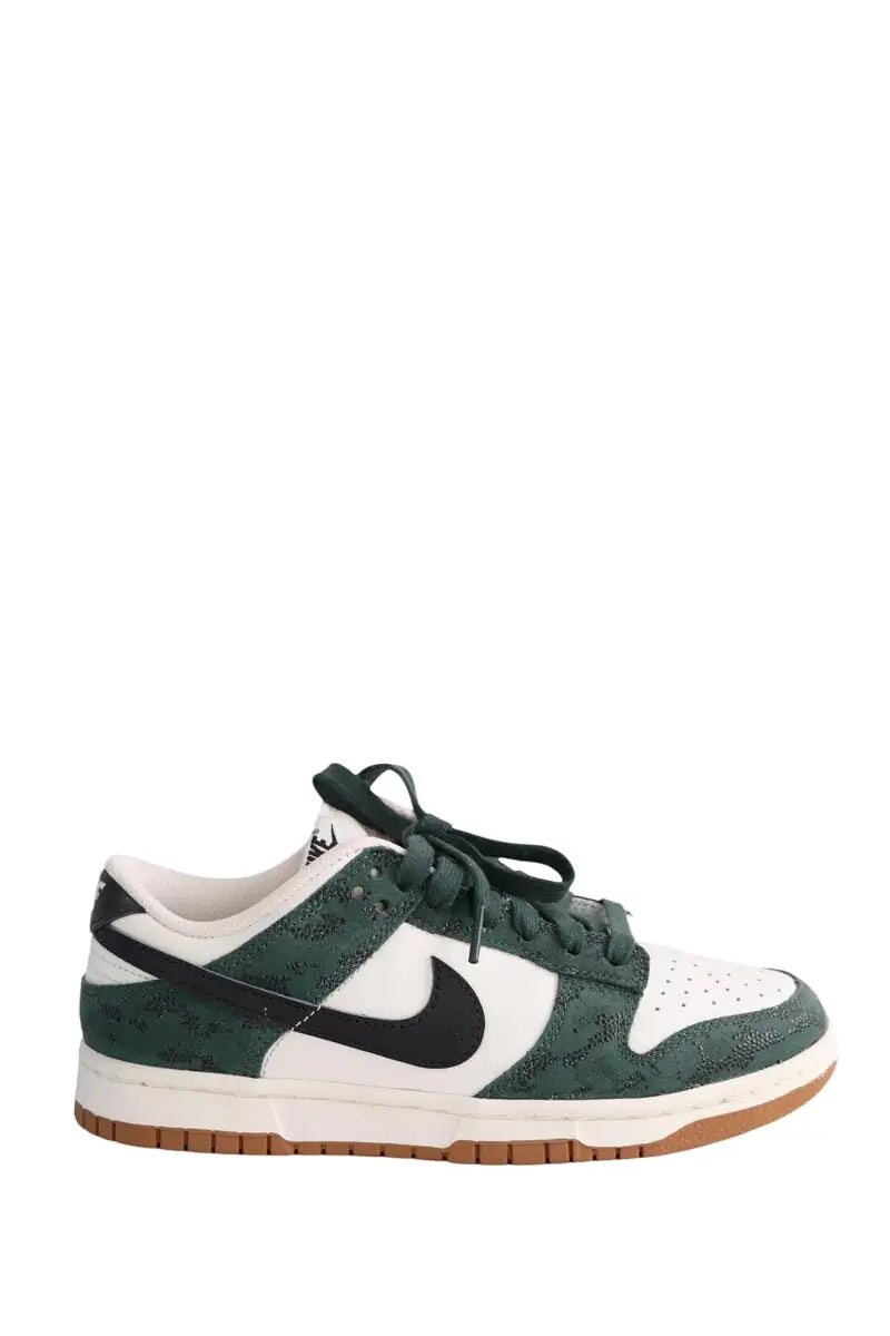 Baskets Nike Vert en Cuir, taille 38 - Seconde Main