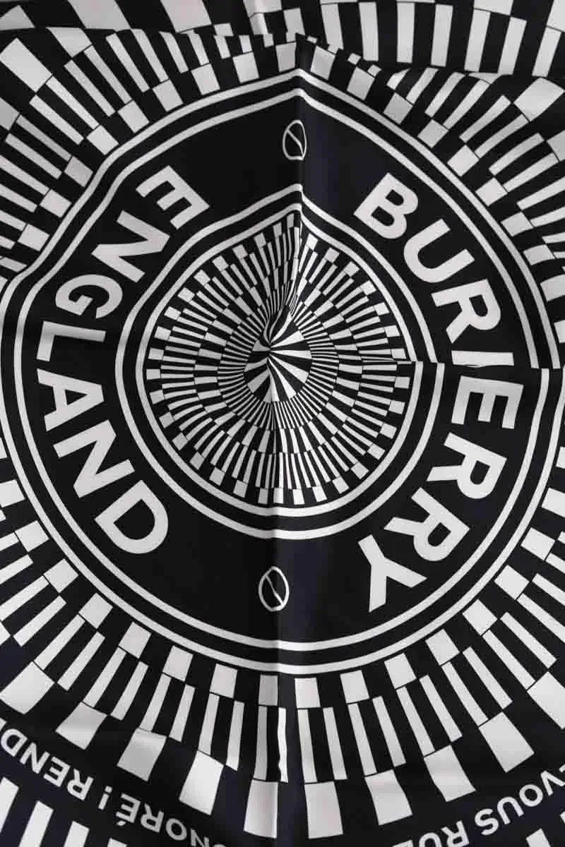 Carré Burberry Noir en Soie