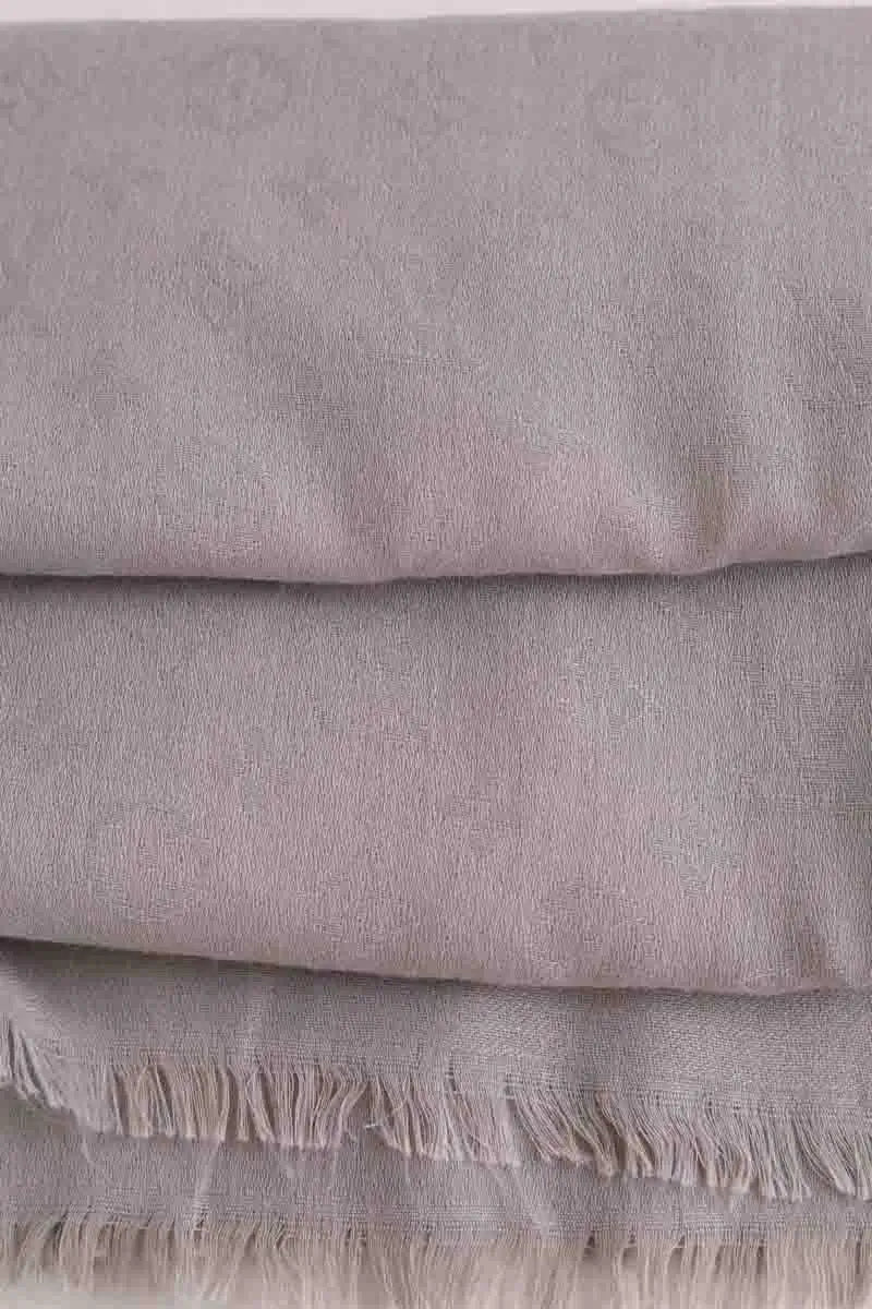 Écharpe Louis Vuitton Gris en Soie