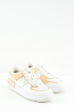 Baskets Nike  Blanc