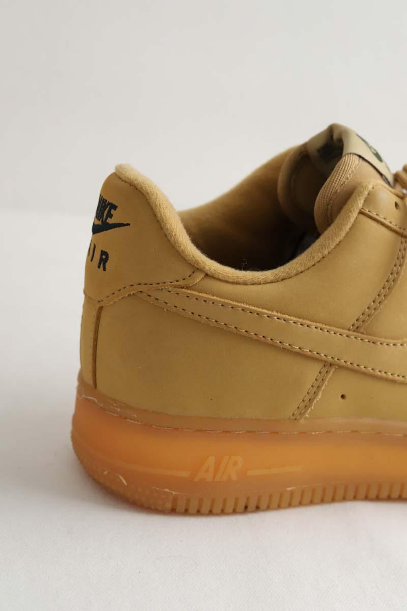 Baskets Nike  Beige