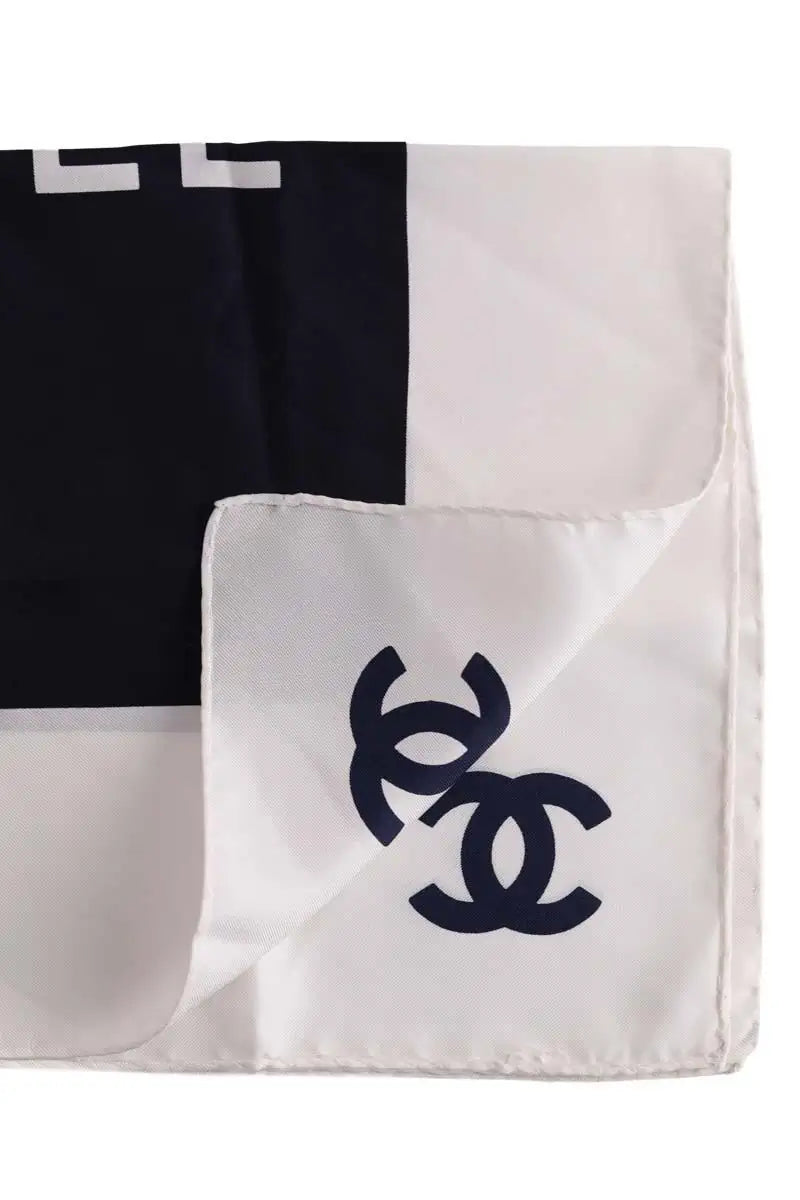 Carré Chanel Noir en Soie