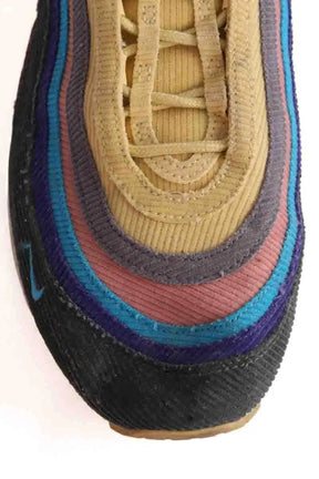 Baskets basses Nike Multicolore en Daim