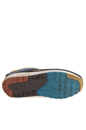 Baskets basses Nike Multicolore en Daim