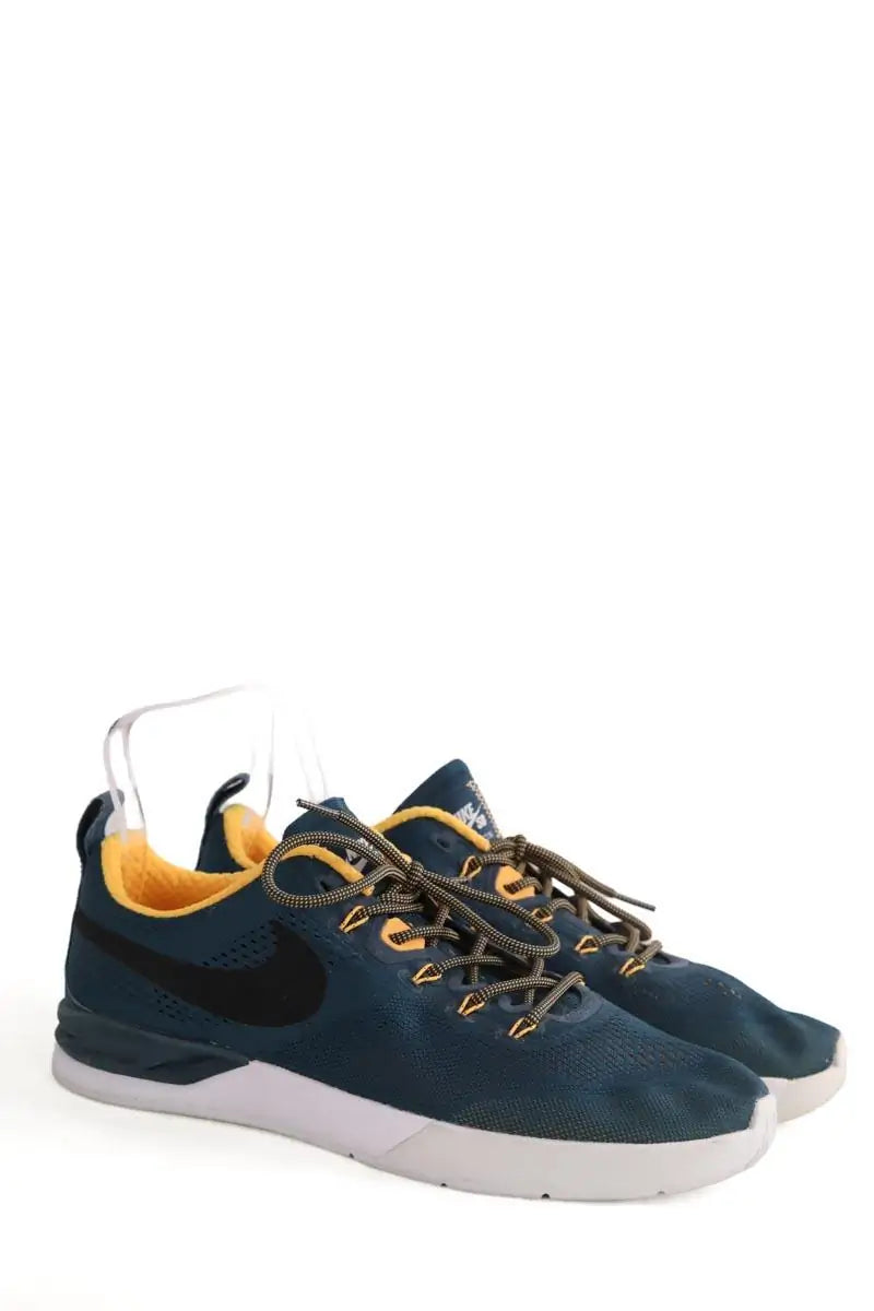 Baskets basses Nike Vert en Tissu