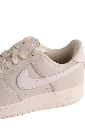 Baskets Nike Beige en Cuir