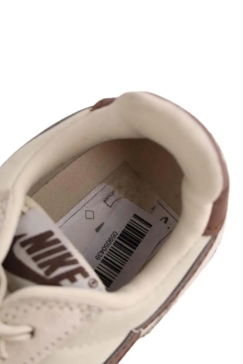 Baskets Nike Beige en Tissu