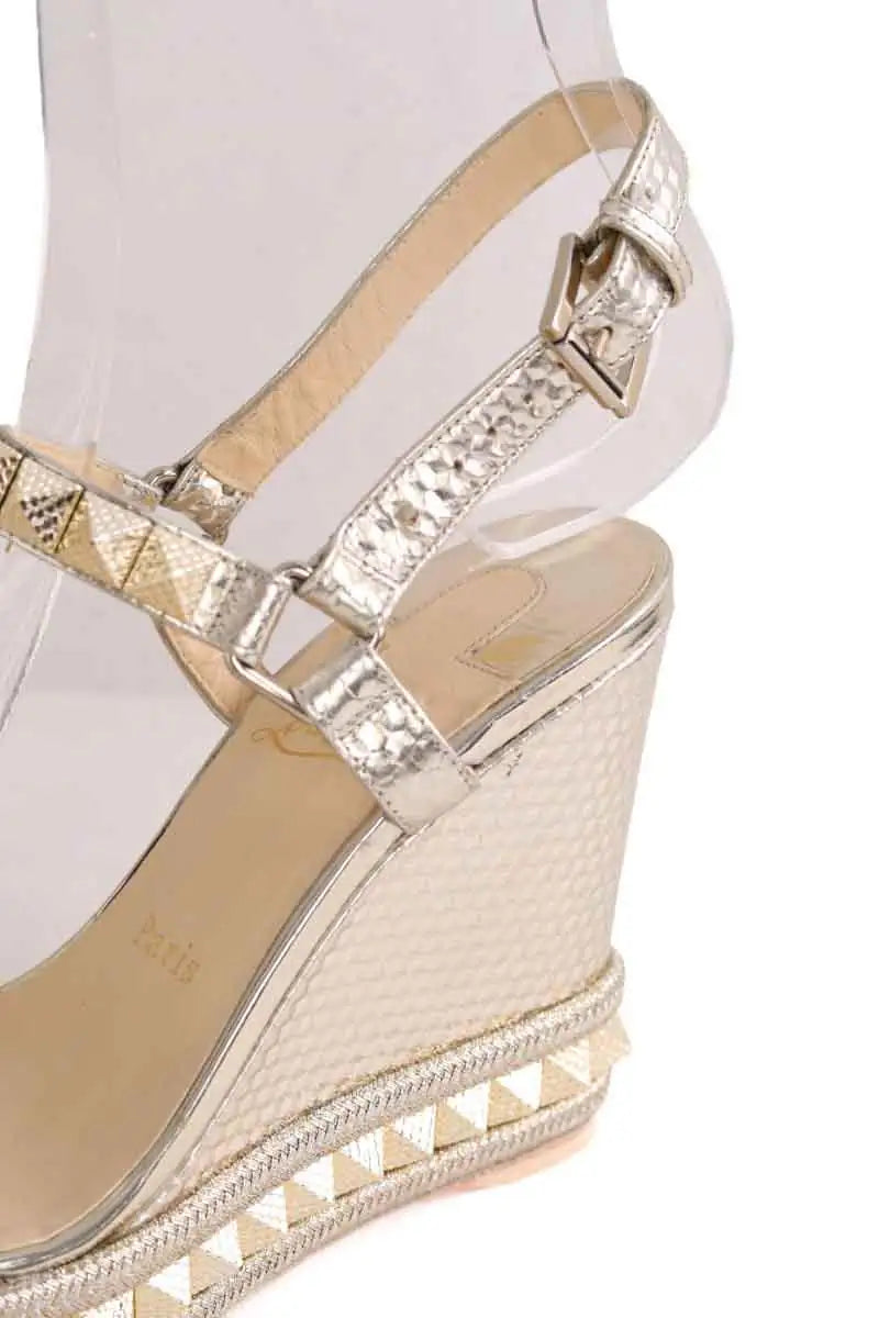 Talons Christian Louboutin Doré en Cuir