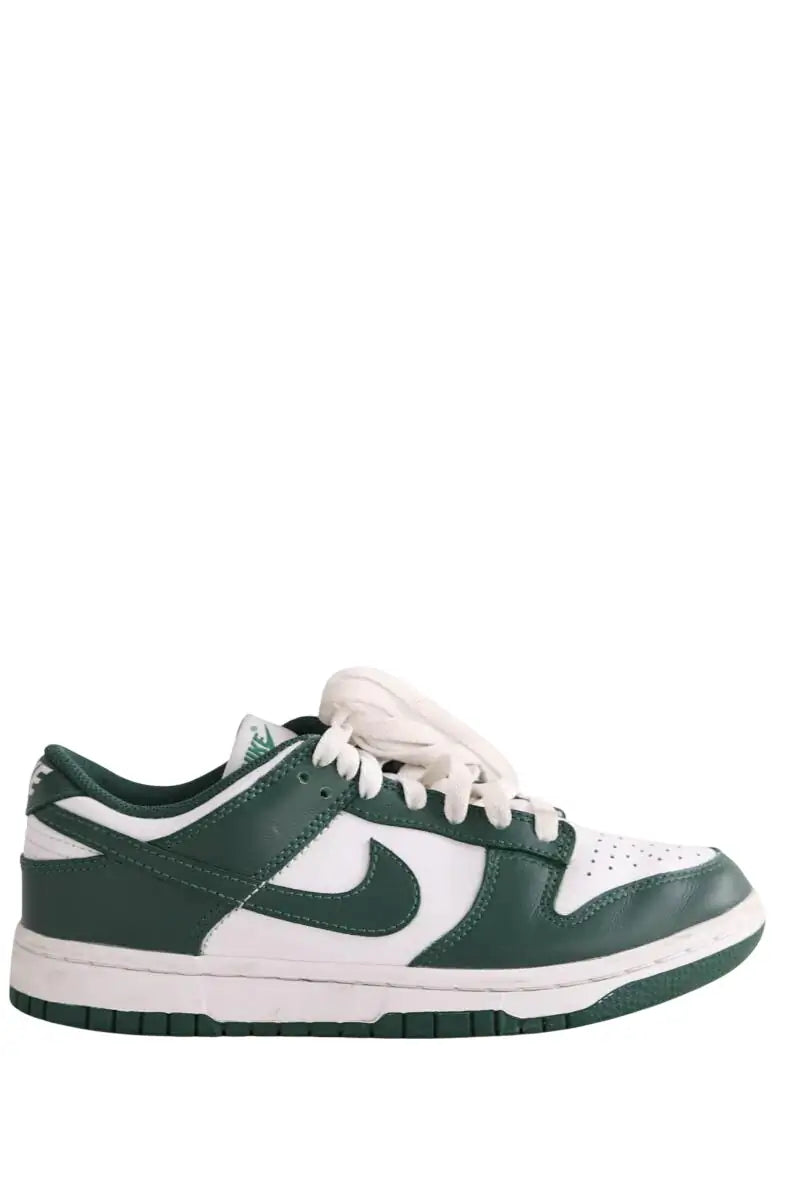 Baskets Nike Vert en Cuir, taille 36 - Seconde Main