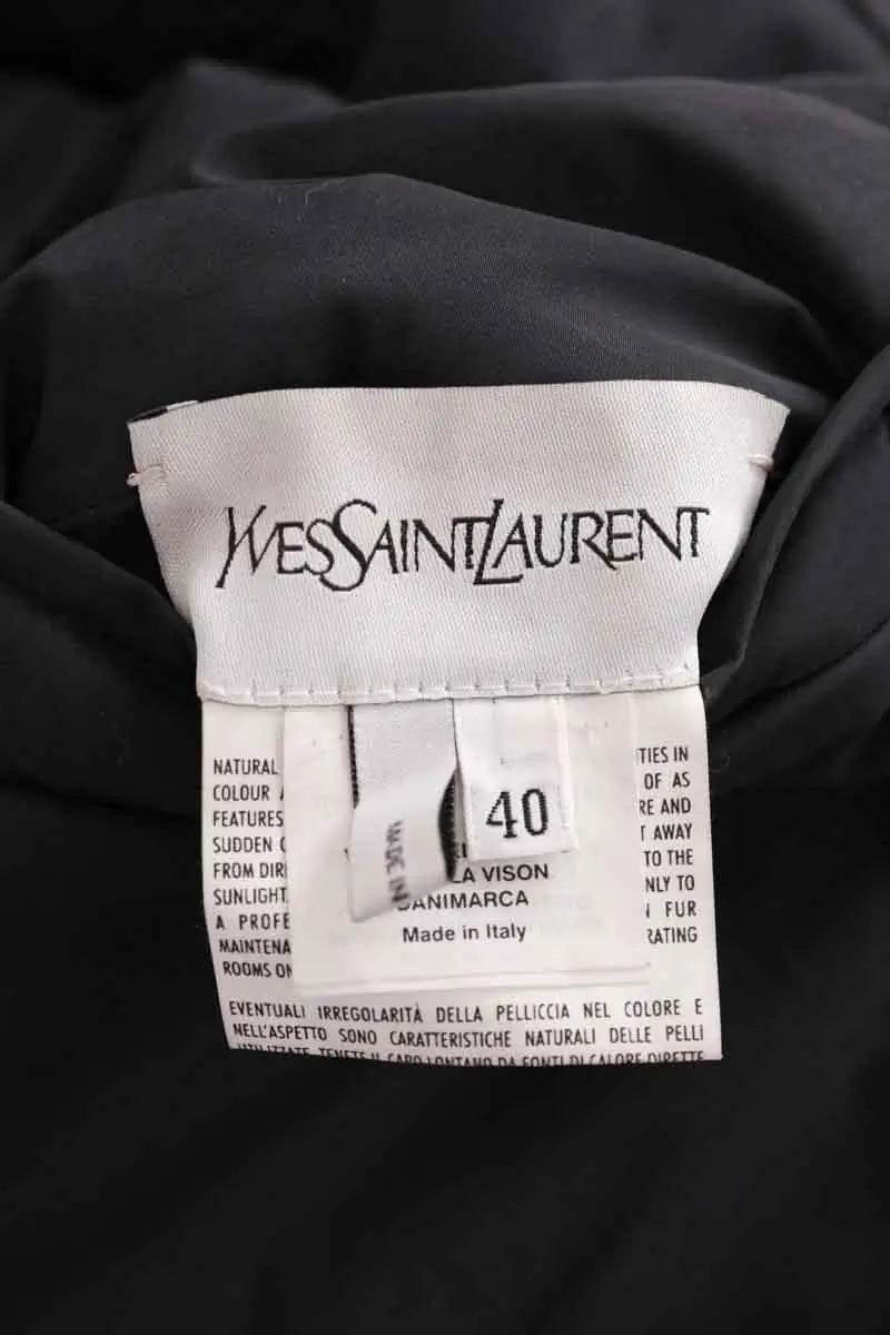Manteau Yves Saint Laurent Gris en Fourrure