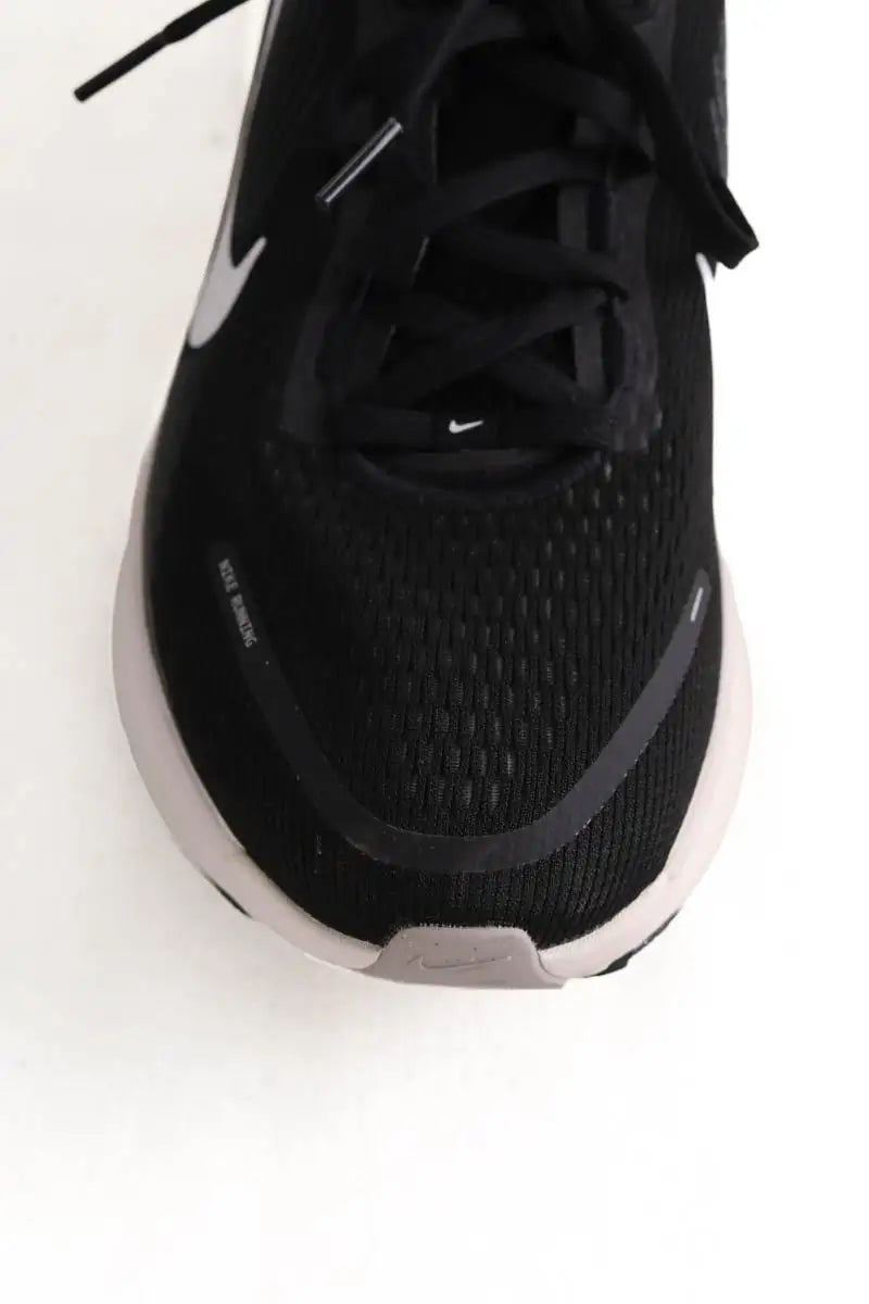 Baskets basses Nike Noir en Tissu