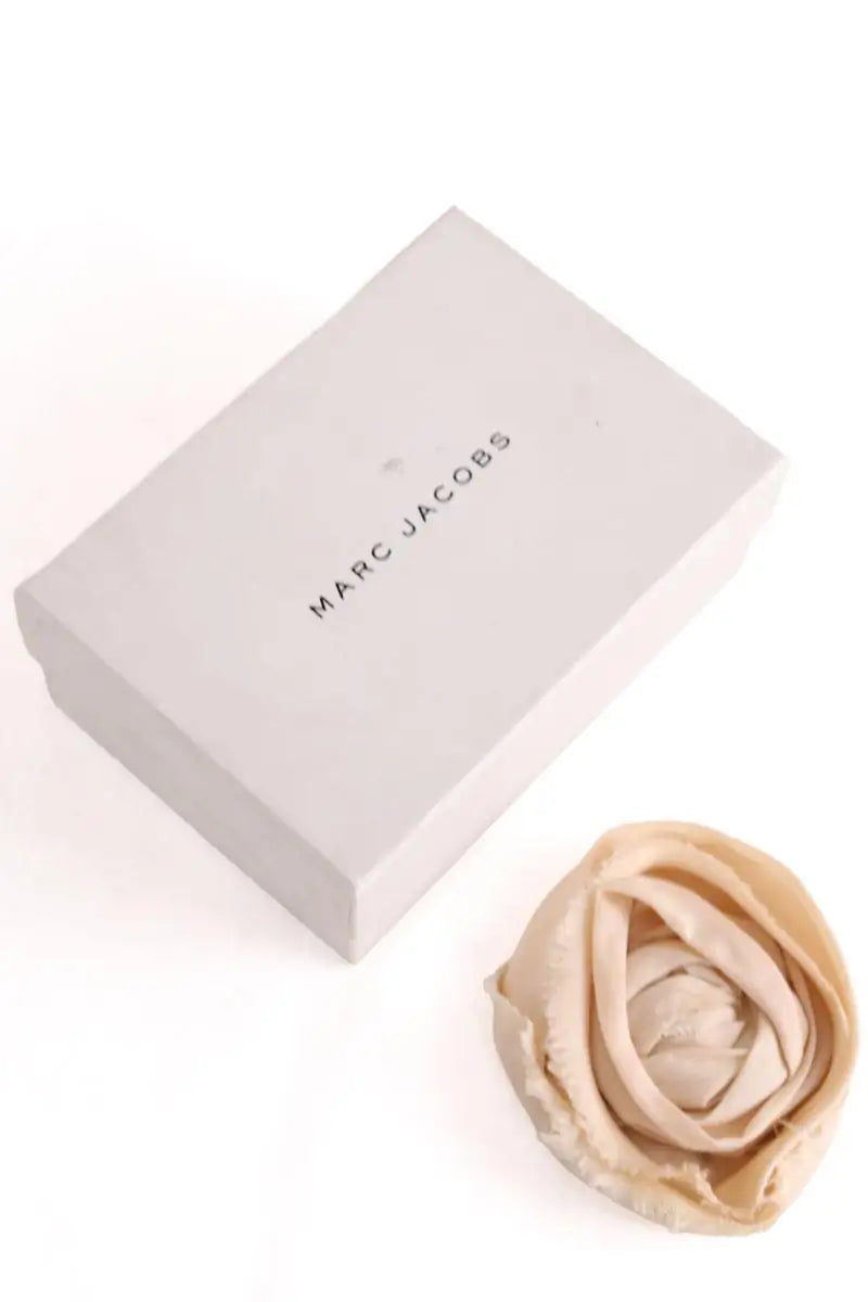 Broche Marc Jacobs Rose en Tissu