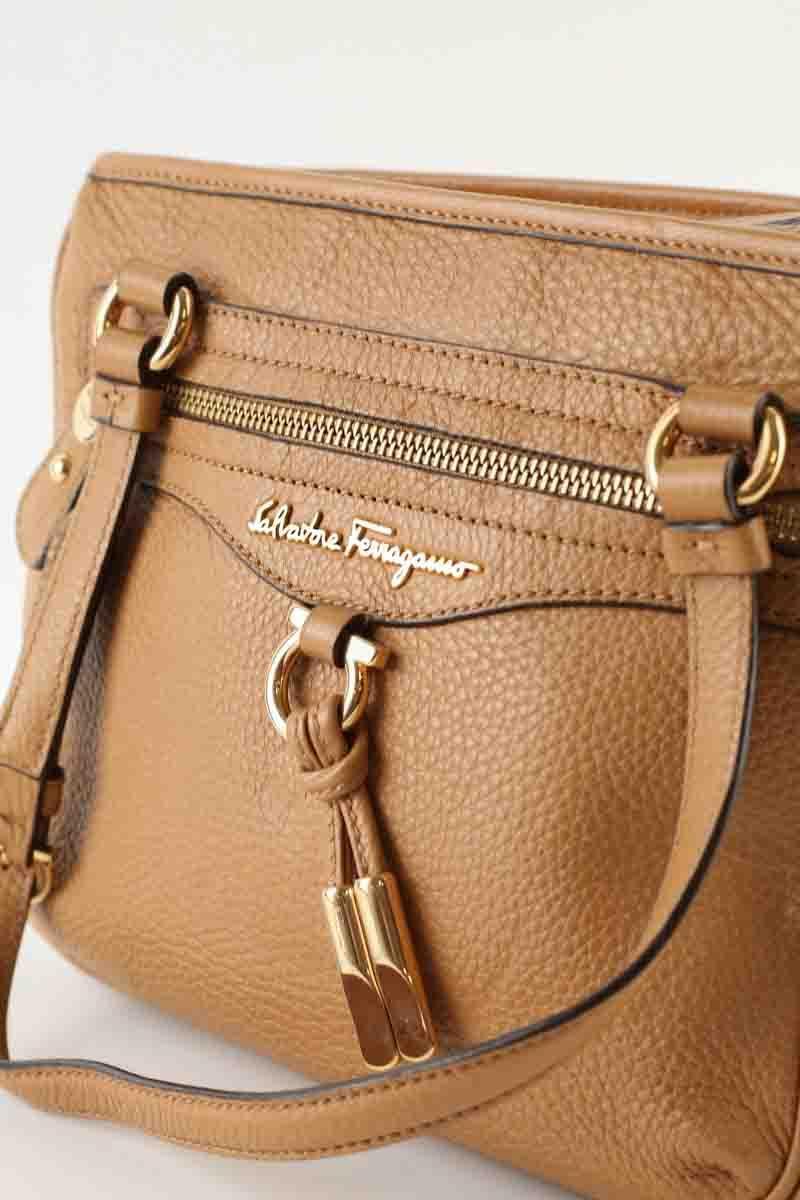 Sacs porté épaule Salvatore Ferragamo  Camel