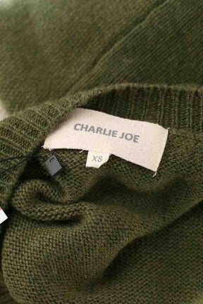 Pulls Charlie Joe  Kaki