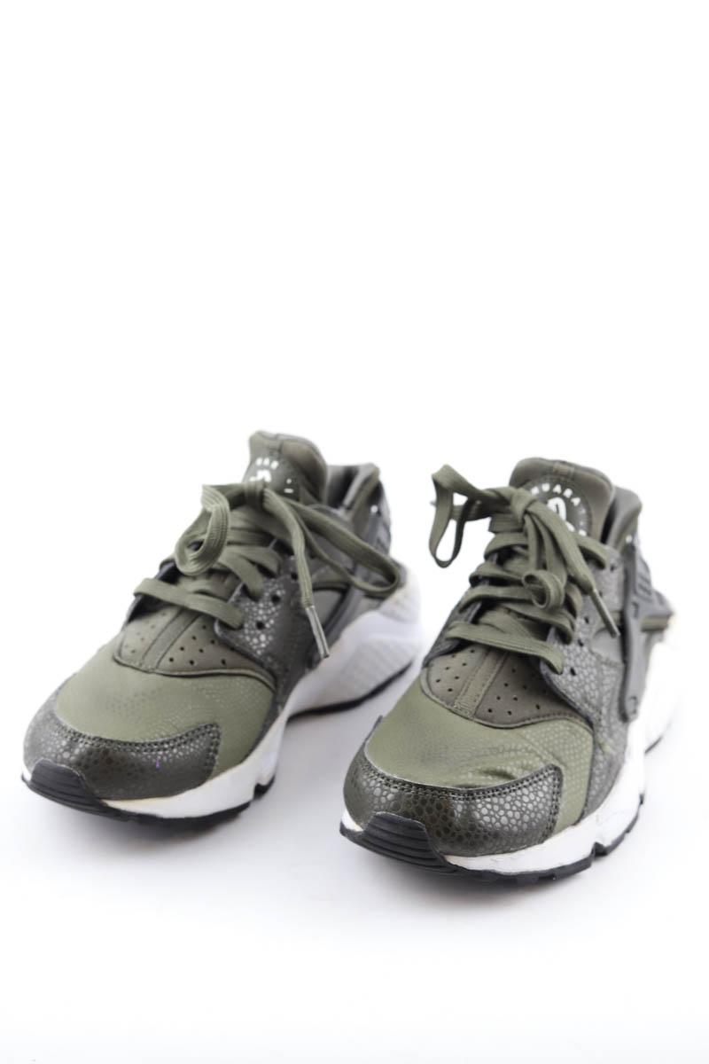 Baskets Huarache Nike de seconde main pour Femme