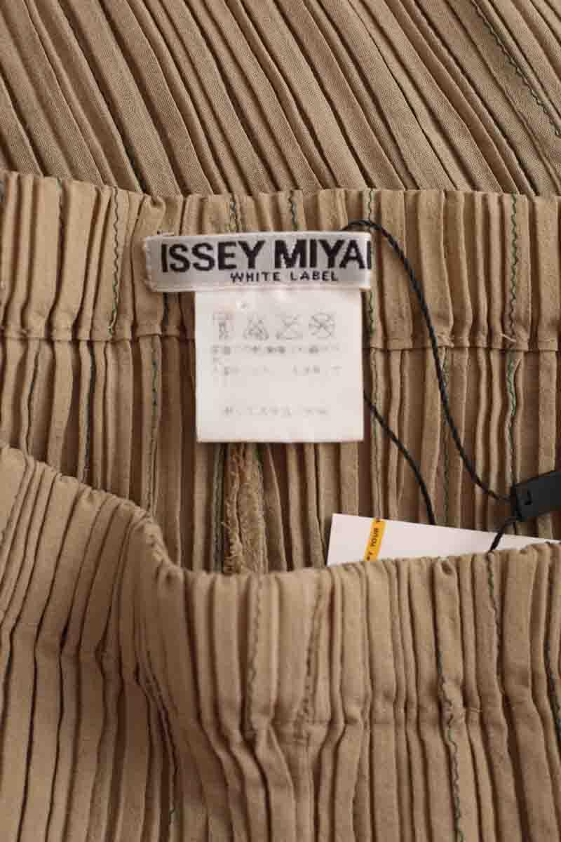 Droit Issey Miyake  Beige