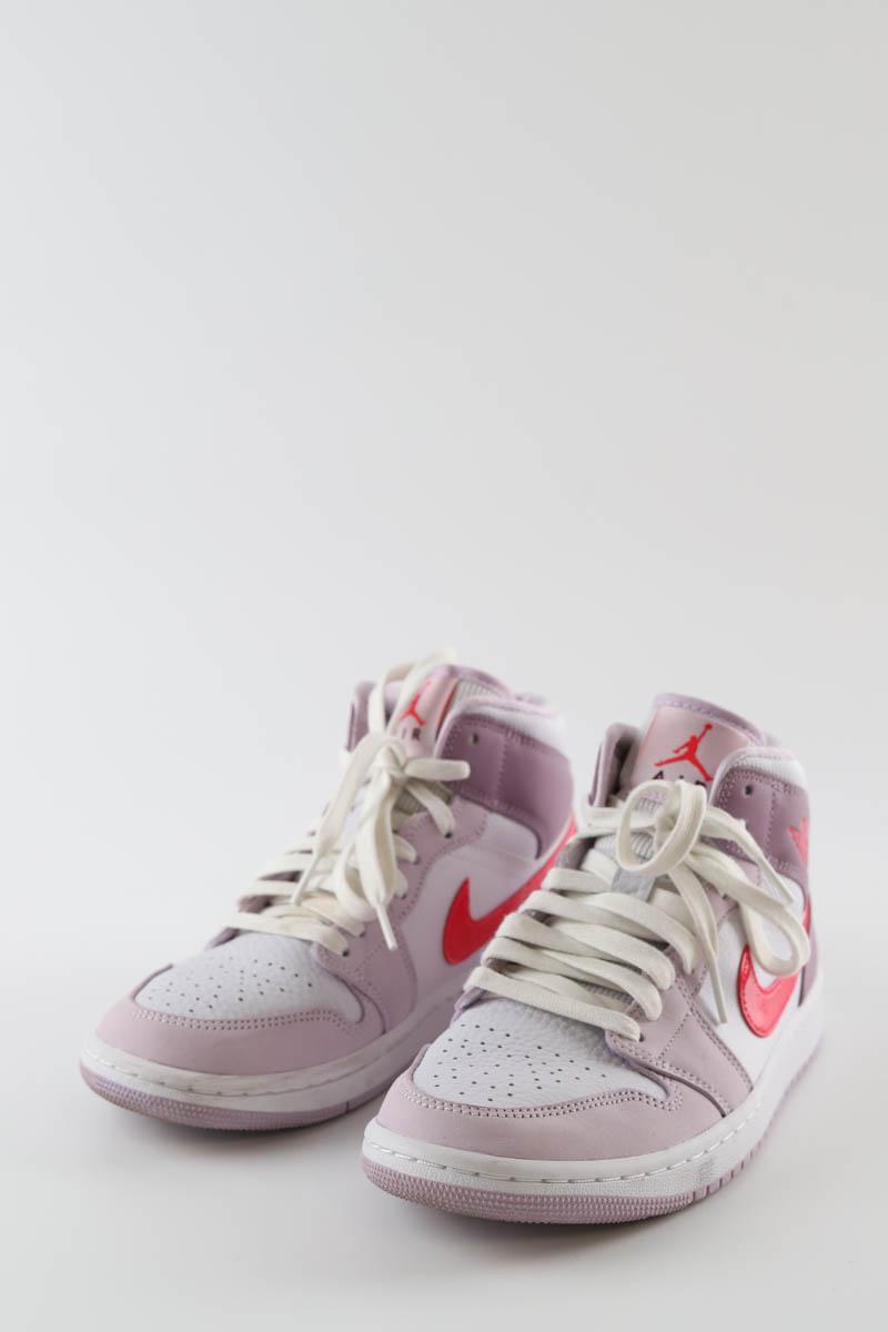 Baskets Nike Air Jordan 1 Violet