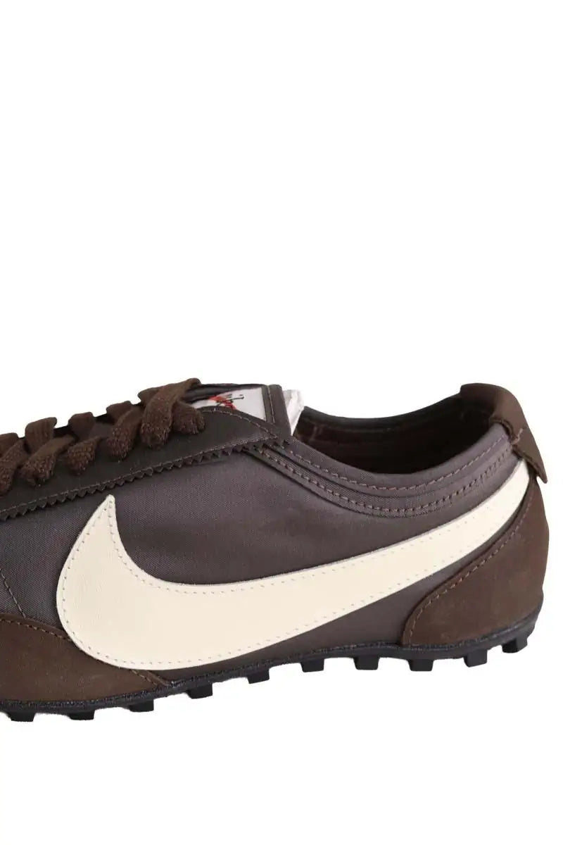 Baskets Nike Marron en Tissu