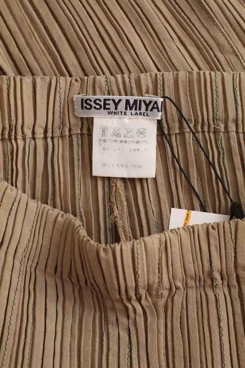 Droit Issey Miyake  Beige