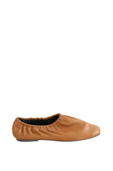 Ballerines APC Slip On Swan Camel en Cuir, taille 40 - Seconde Main
