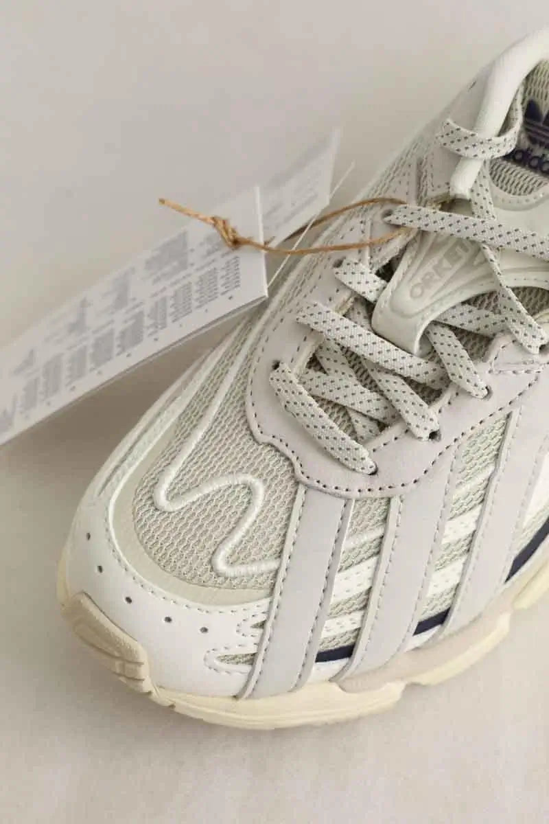 Baskets Adidas Orketro Gris en Cuir