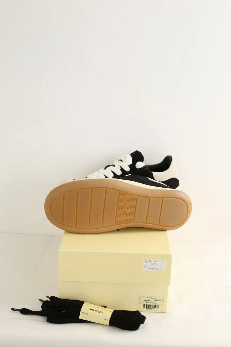 Baskets basses Axel Arigato Squish Noir en Daim